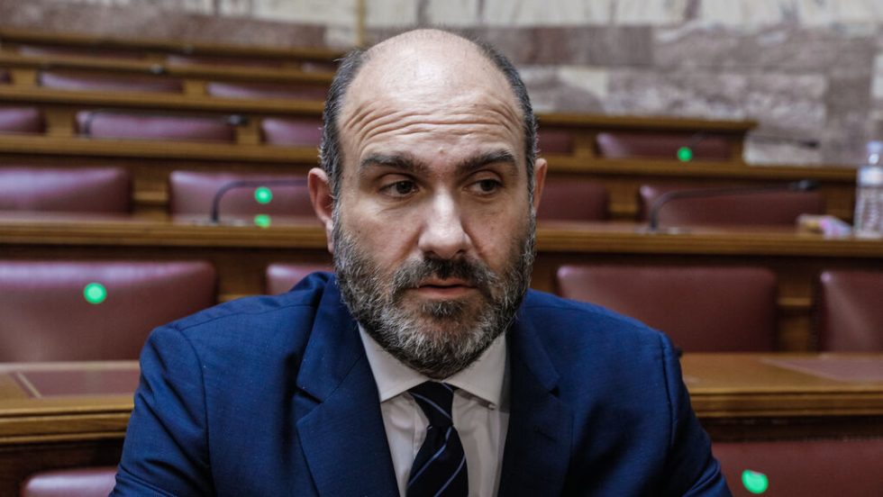 «Ανυπόστατες» χαρακτηρίζει ο Μαρκόπουλος τις φήμες περί μη ύπαρξης πτυχίου ΑΕΙ